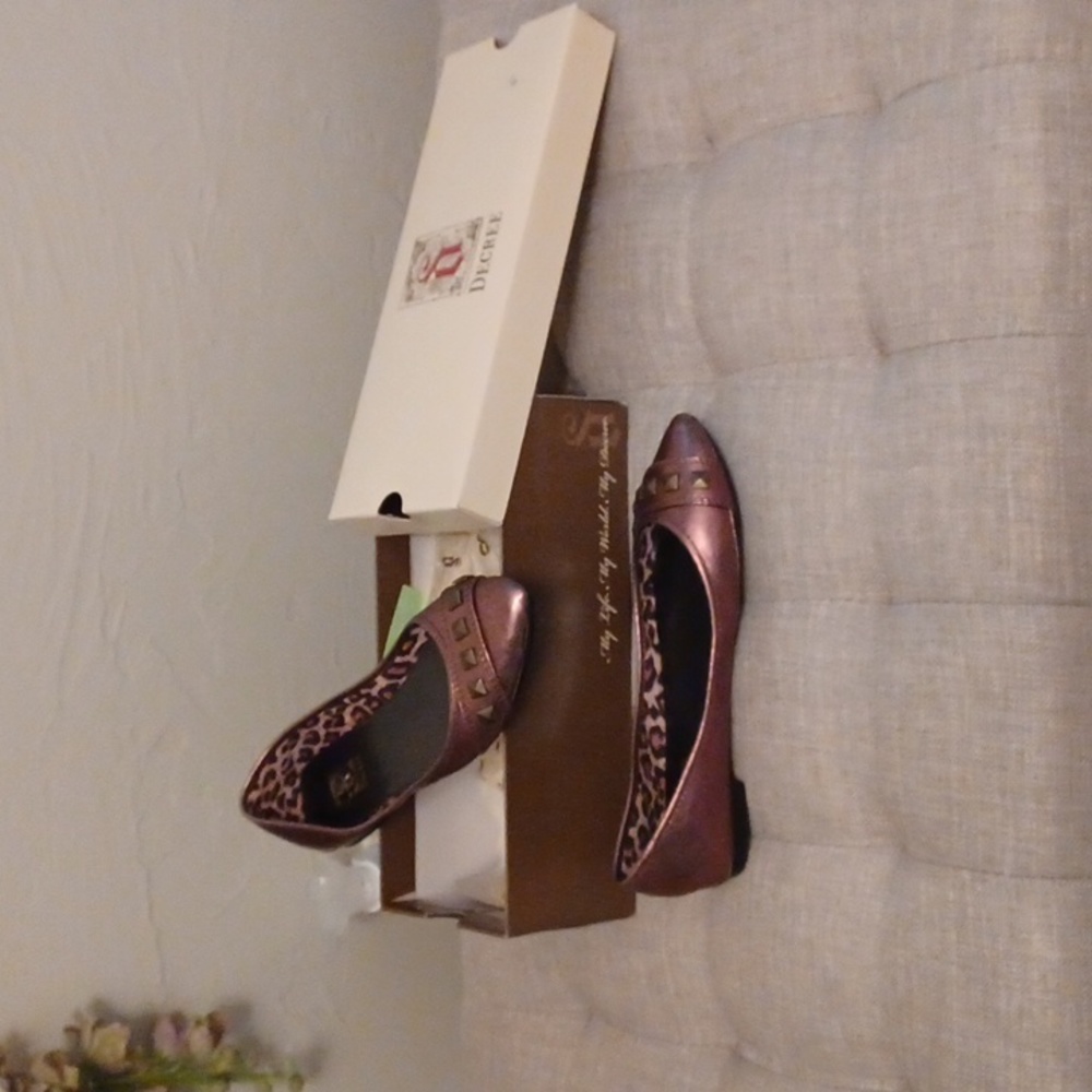 Bronze Decree flats